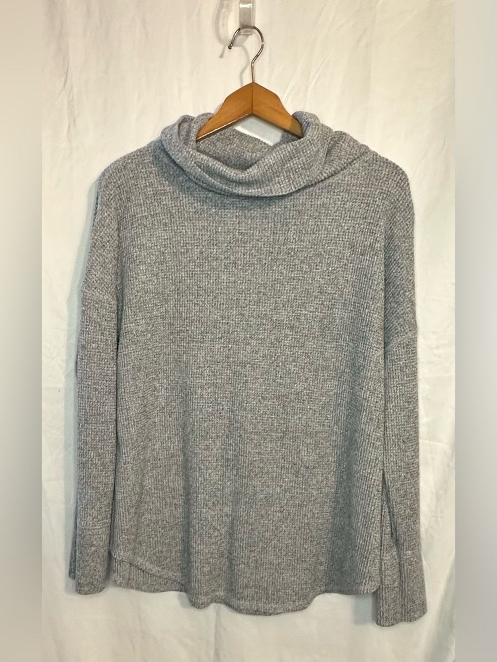 Time and tru Women’s Gray Long Sleeve Waffle Turtleneck size Large (12-14)